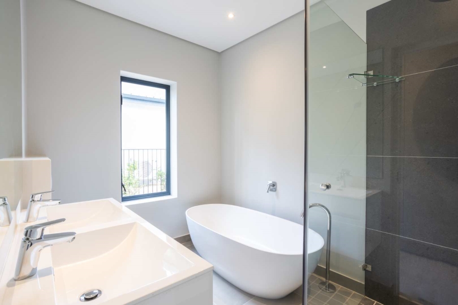 To Let 4 Bedroom Property for Rent in Val De Vie Estate Western Cape